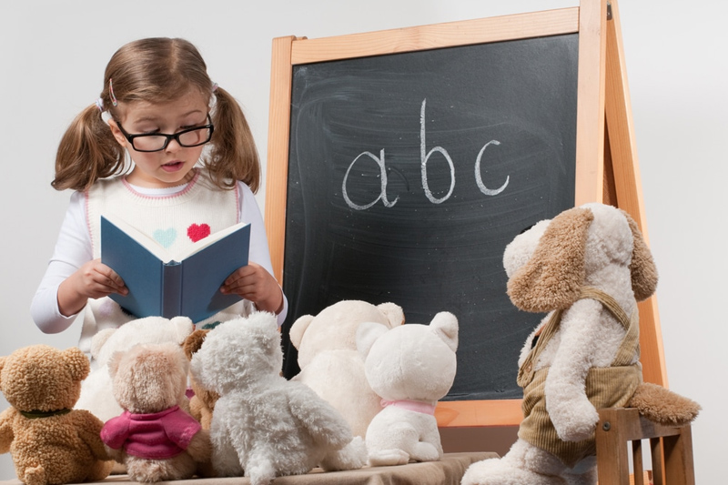 افزایش مهارت های گفتاری کودکان توسط صحبت با عروسک ها